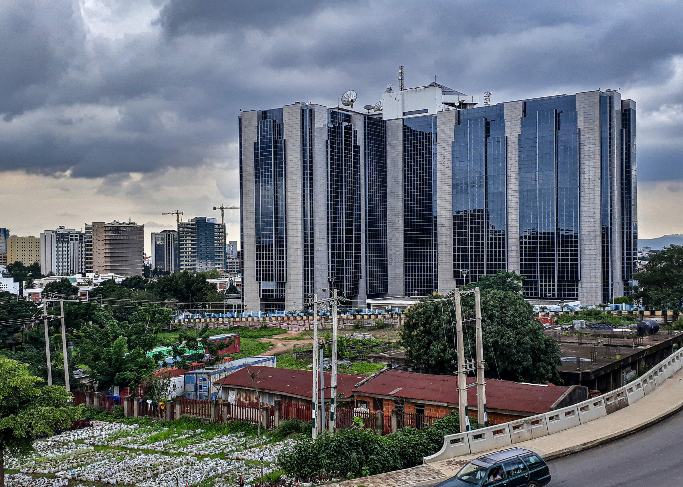 Nigeria’s Exchange Rate Volatility and Foreign Direct Investment : Is This A Conundrum With a Solution in Sight? 